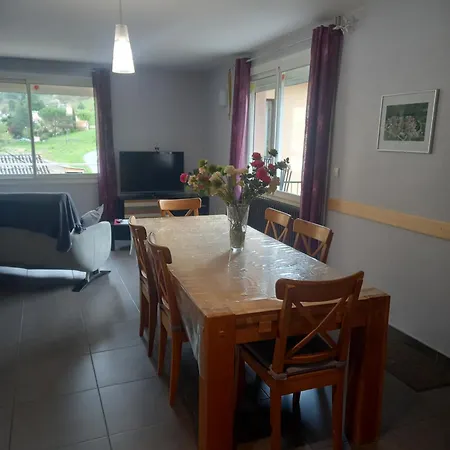 Сasa de vacaciones La Maison De Jeanne, 10 Pers A 7km De Millau Paulhe